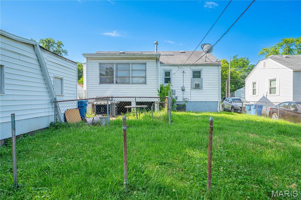 8143 Airport Road Berkeley, MO 63134 - Photo 6 of 9