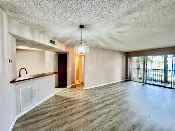 $2,000 | 8781 Wiles Road, Unit 203, Coral Springs, FL 33067