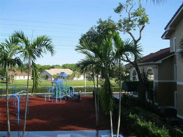 $2,000 | 8781 Wiles Road, Unit 203, Coral Springs, FL 33067