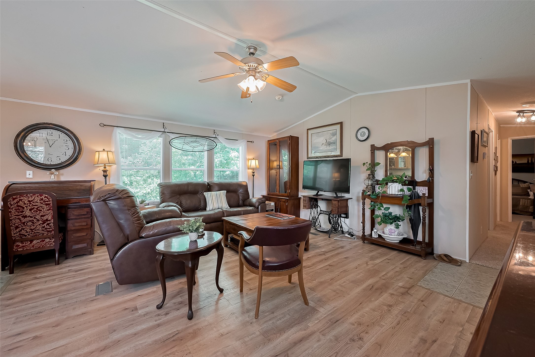 333 Lakeshore Drive Onalaska, TX 77360 - Photo 17 of 20 new floors in living room