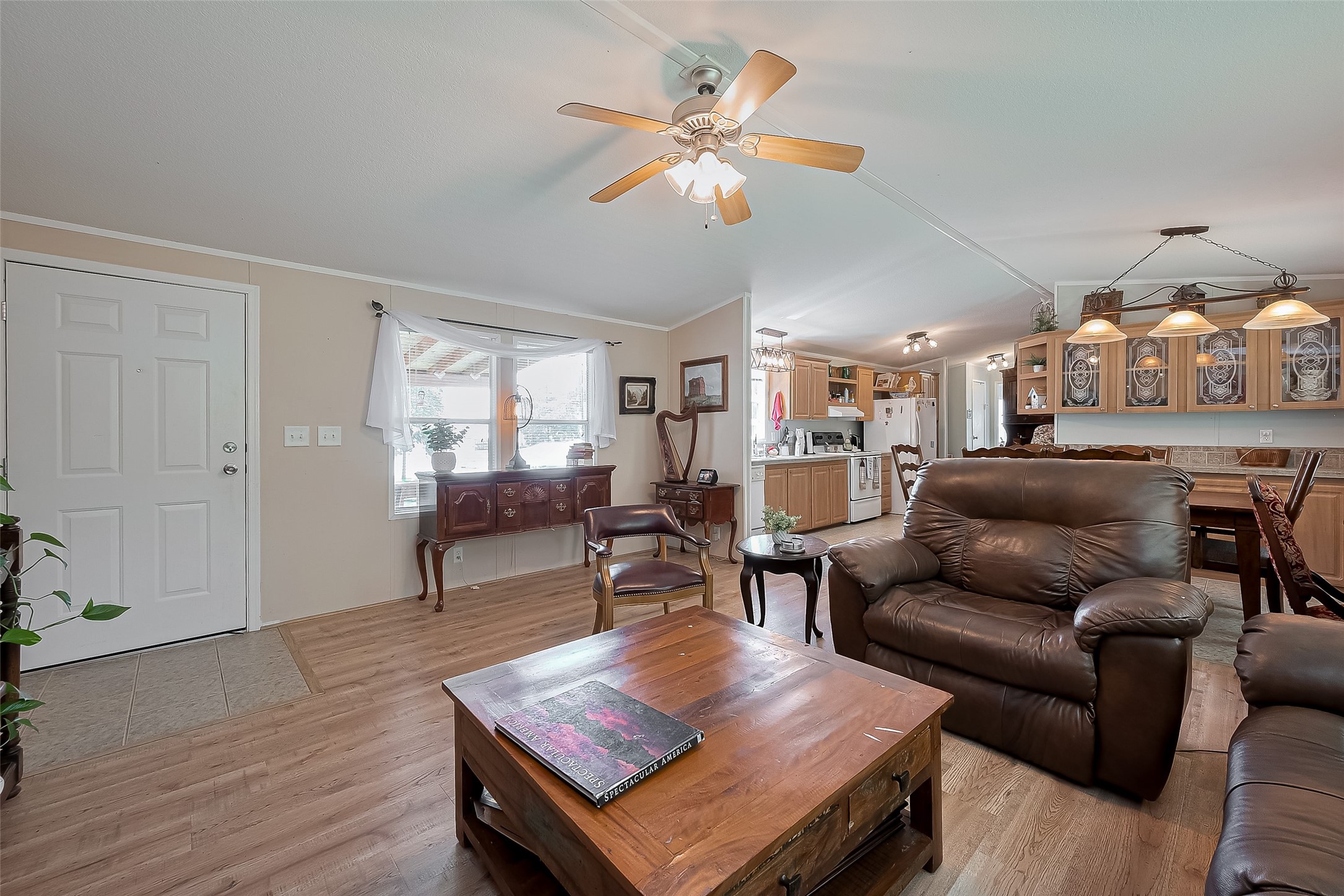 333 Lakeshore Drive Onalaska, TX 77360 - Photo 18 of 20 front door enterence