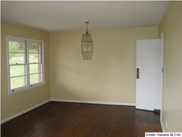 932 Center Way Southwest Birmingham, AL 35211 - Photo 5 of 24