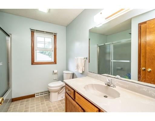 140 Mazarin Street Springfield, MA 01151 - Photo 22 of 36
