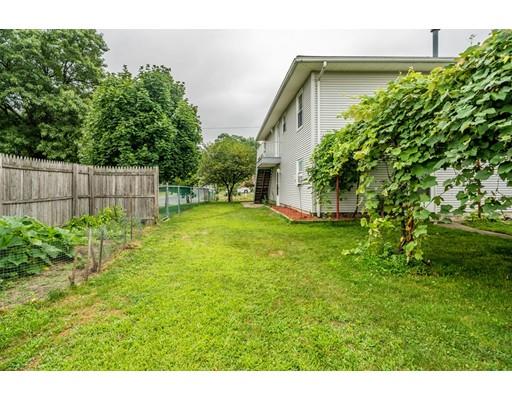 140 Mazarin Street Springfield, MA 01151 - Photo 9 of 36