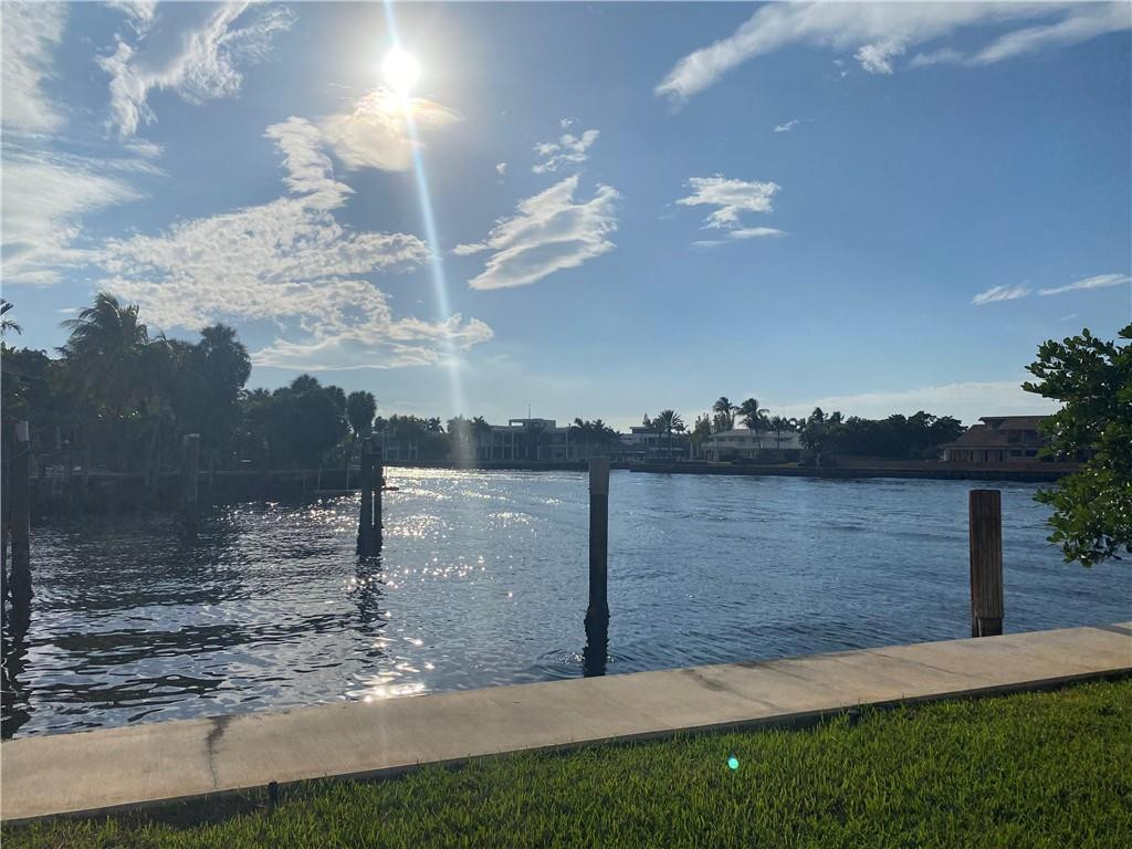 38 Seneca Road Sea Ranch Lakes, FL 33308 - Photo 6 of 12 Photo 6