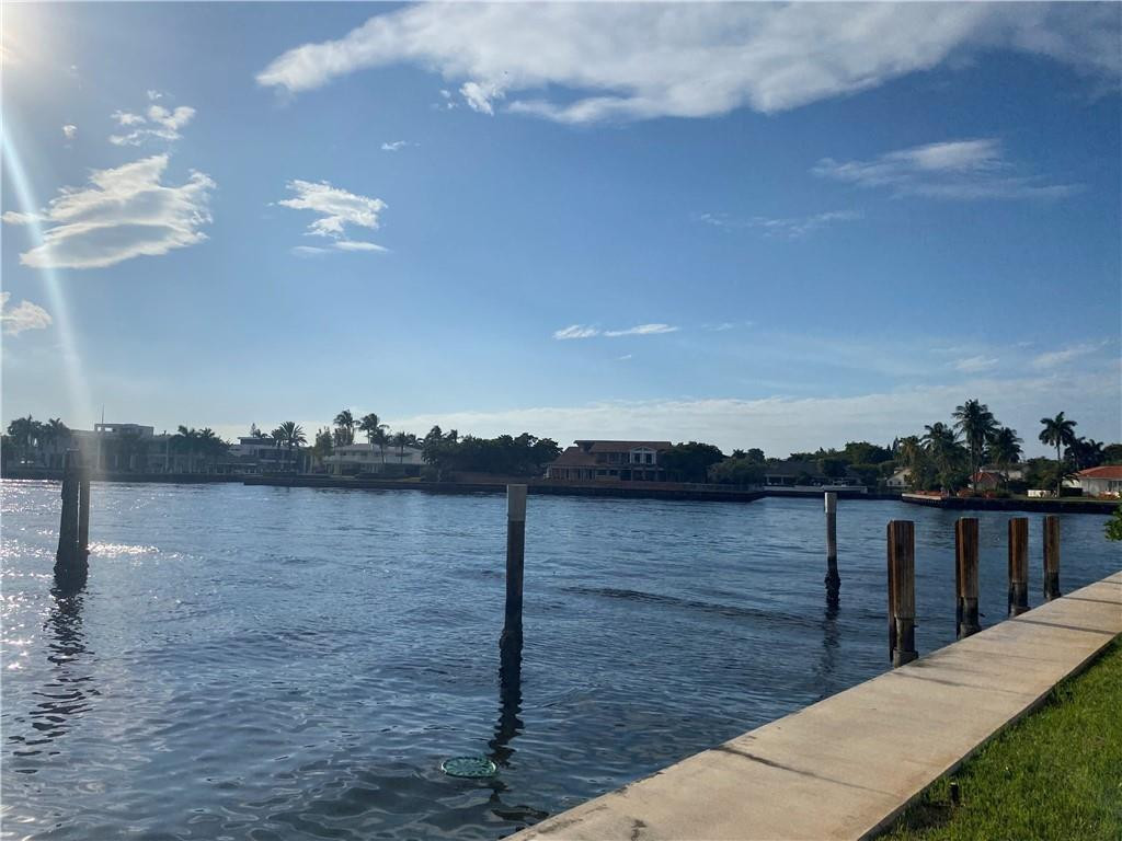 38 Seneca Road Sea Ranch Lakes, FL 33308 - Photo 7 of 12 Photo 7