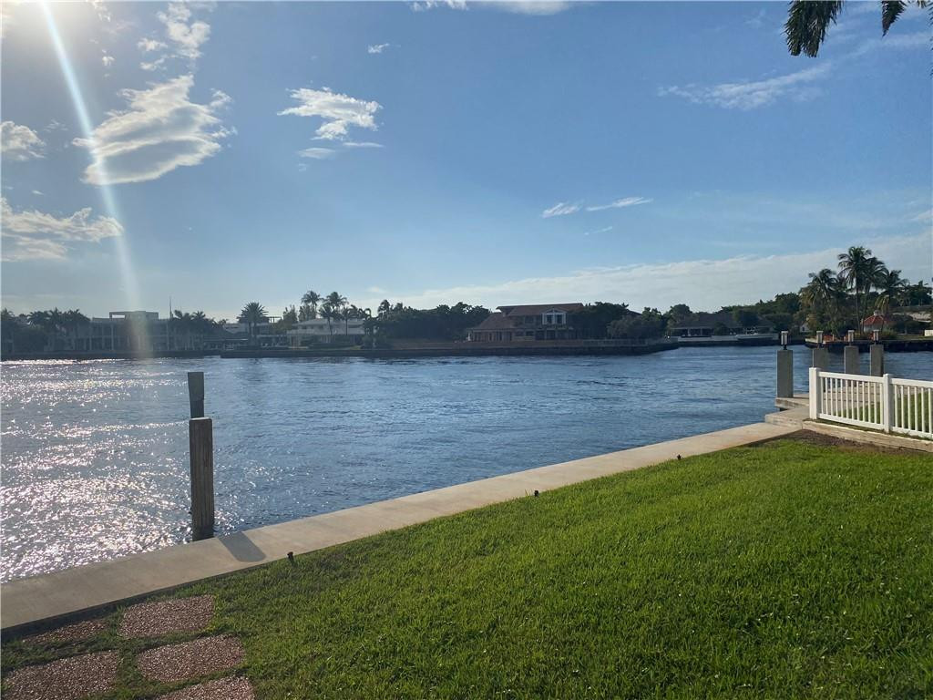 38 Seneca Road Sea Ranch Lakes, FL 33308 - Photo 8 of 12 Photo 8