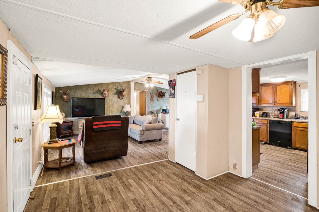 88 Coulter Road Chatsworth, GA 30705 - Photo 8 of 35 Gallery Image 8
