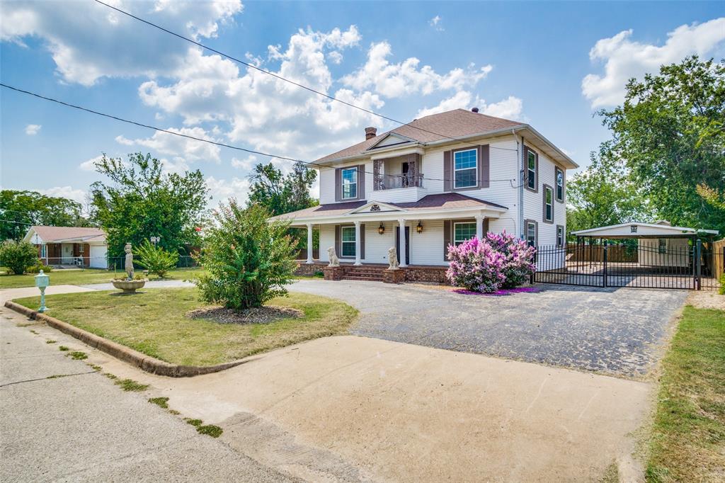 1211 Cherokee Street Weatherford, TX 76086 - Photo 29 of 29 a front view of a house with garden