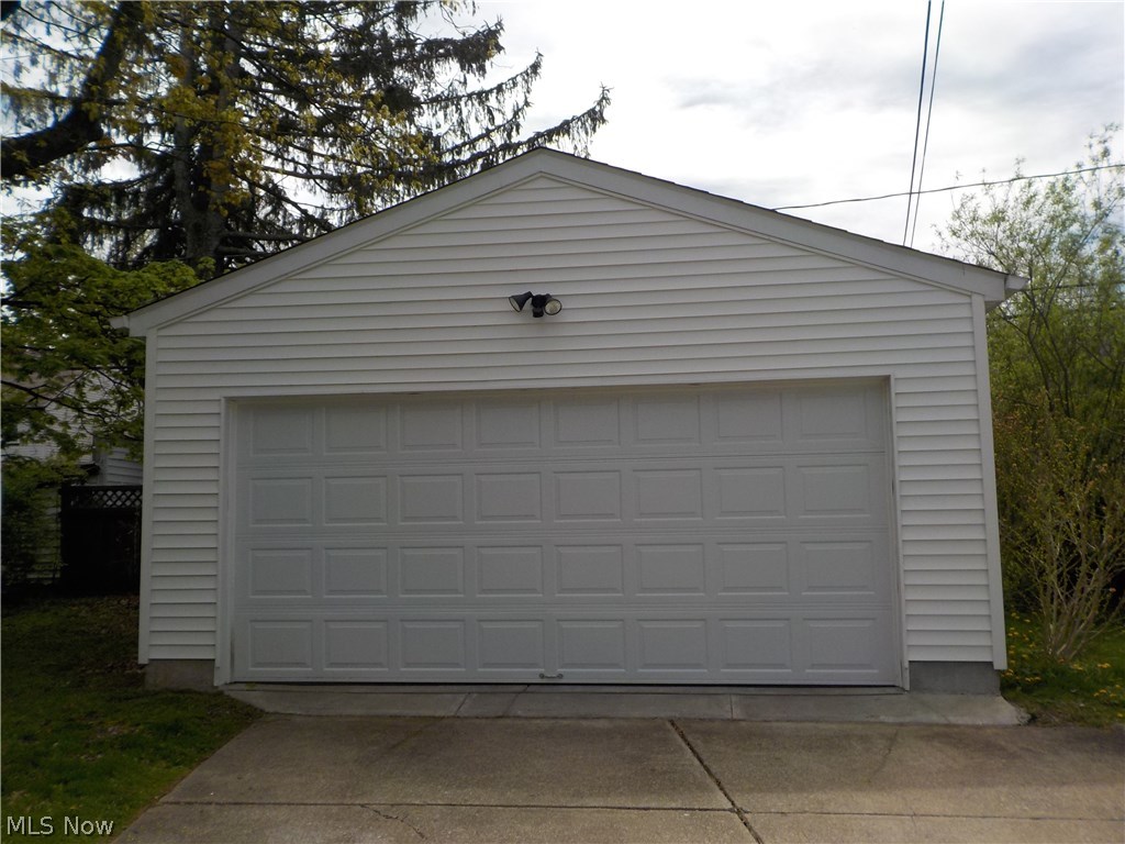 3702 Bainbridge Road Cleveland Heights, OH 44118 - Photo 3 of 3