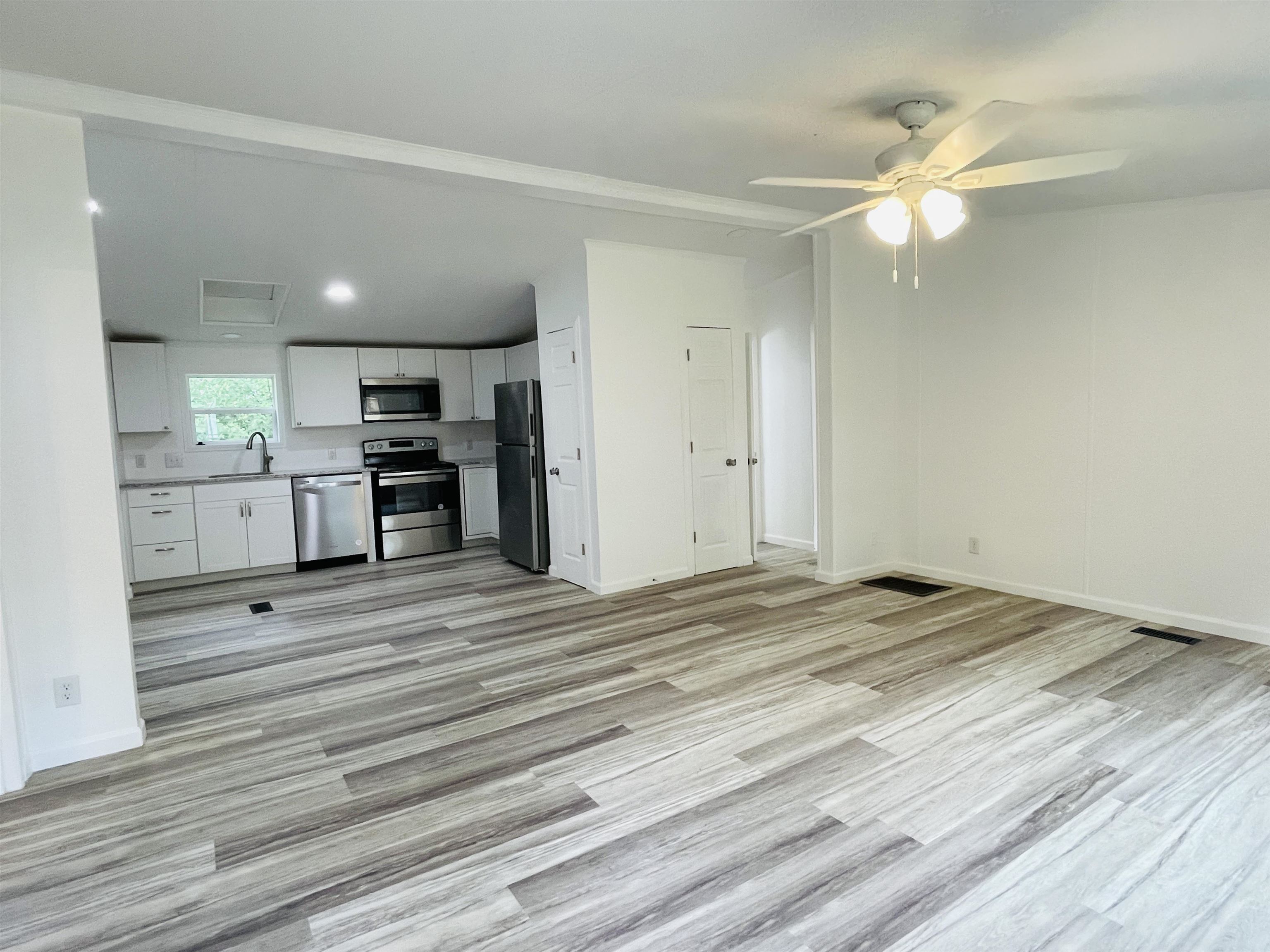 5923 Hicks Road Ashland, KY 41102 - Photo 4 of 25