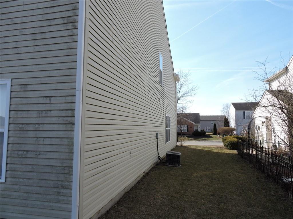 6320 Eastern Range Road Indianapolis, IN 46234 - Photo 4 of 38