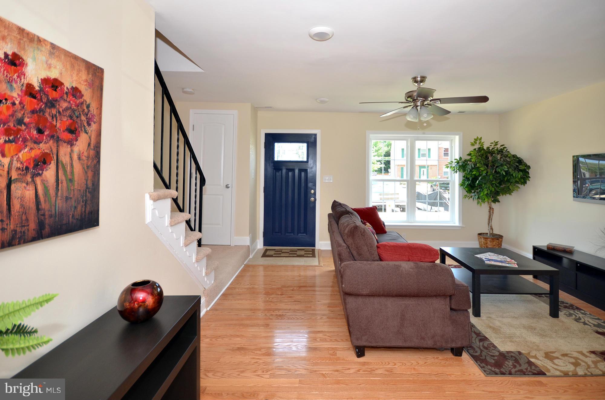 18 Luffing Court Baltimore, MD 21221 - Photo 3 of 30 Living Room