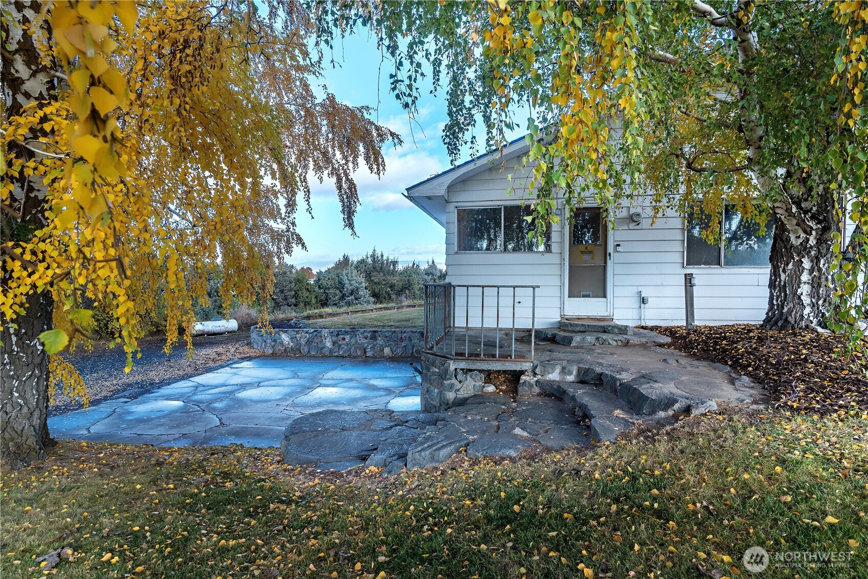 1171 Cleman Road Ellensburg, WA 98926 - Photo 29 of 38 a view of a house with a yard