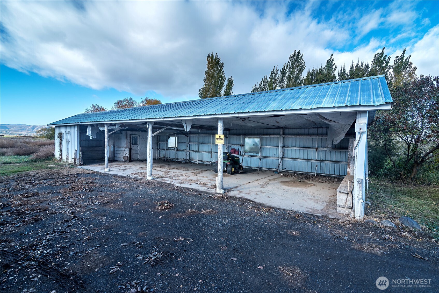 1171 Cleman Road Ellensburg, WA 98926 - Photo 31 of 38 a view of a house with a outdoor space