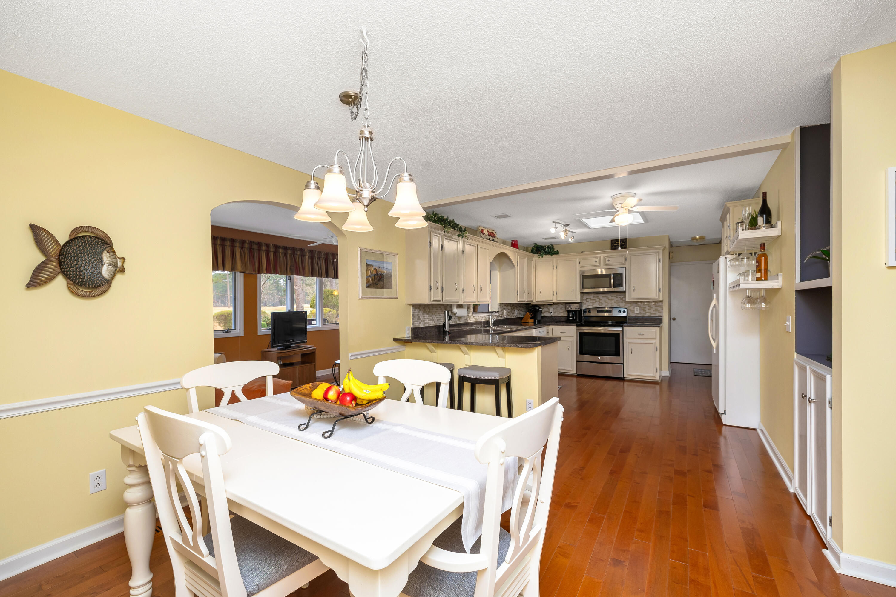 612 Santee Drive Santee, SC 29142 - Photo 23 of 48 2026 dining & kitchen