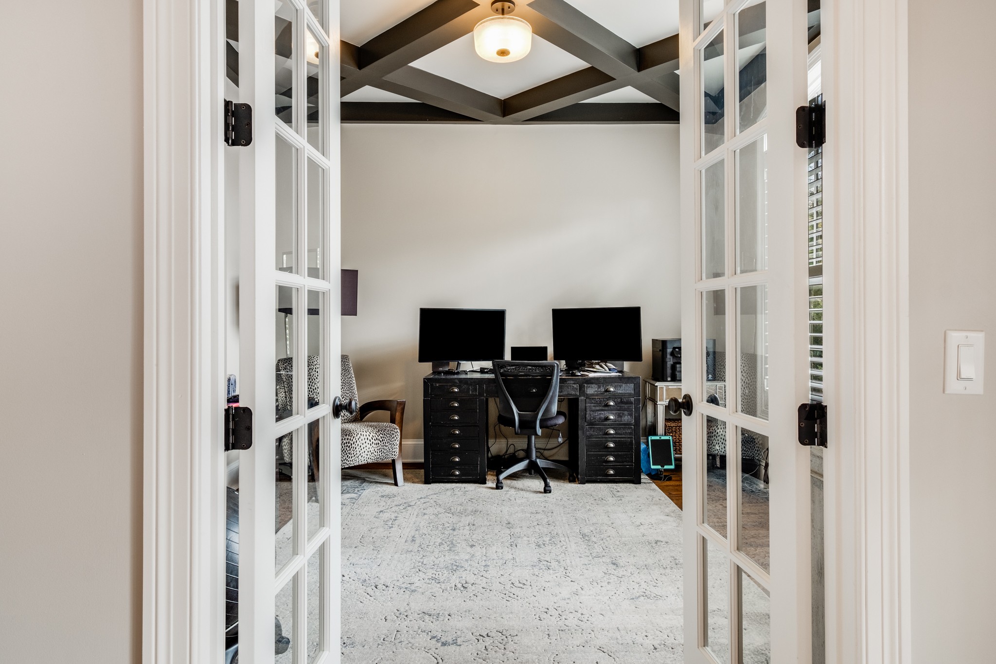 514 Legends Ridge Court Franklin, TN 37069 - Photo 5 of 57 a view of a livingroom with furniture and workspace