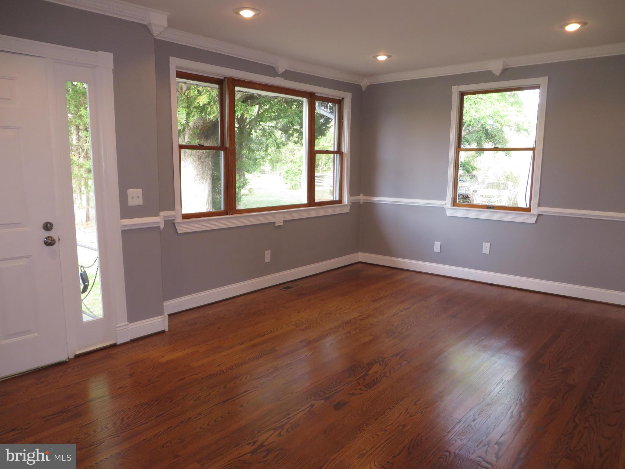 15920 Livingston Road Accokeek, MD 20607 - Photo 8 of 22 Living Room