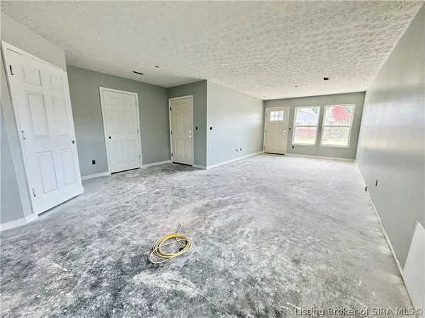 $189,900 | 39 East Madison Street, Scottsburg, IN 47170