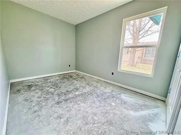 $189,900 | 39 East Madison Street, Scottsburg, IN 47170