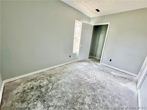 $189,900 | 39 East Madison Street, Scottsburg, IN 47170