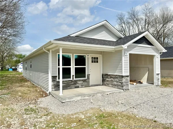 $189,900 | 39 East Madison Street, Scottsburg, IN 47170