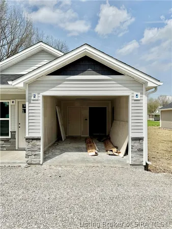 $189,900 | 39 East Madison Street, Scottsburg, IN 47170