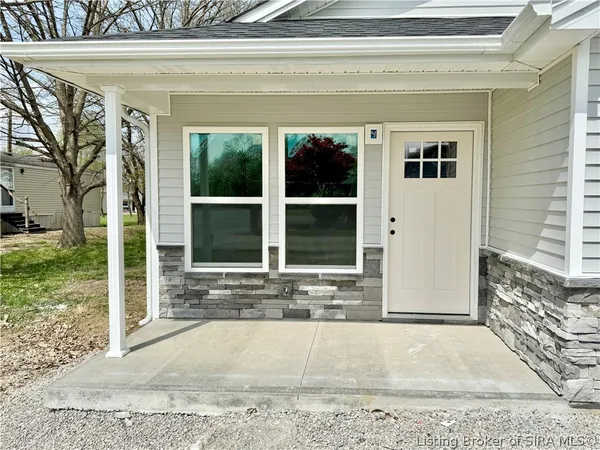 $189,900 | 39 East Madison Street, Scottsburg, IN 47170