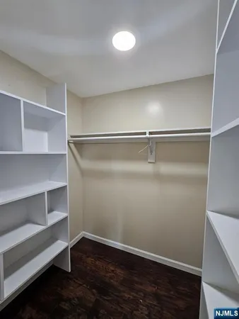 $2,300 | 240 Copeland Avenue, Unit 2, Lyndhurst, NJ 07071