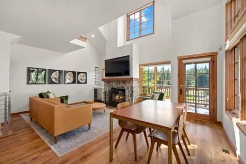 $1,250,000 | 53 Golden Bar Court, Donnelly, ID 83615