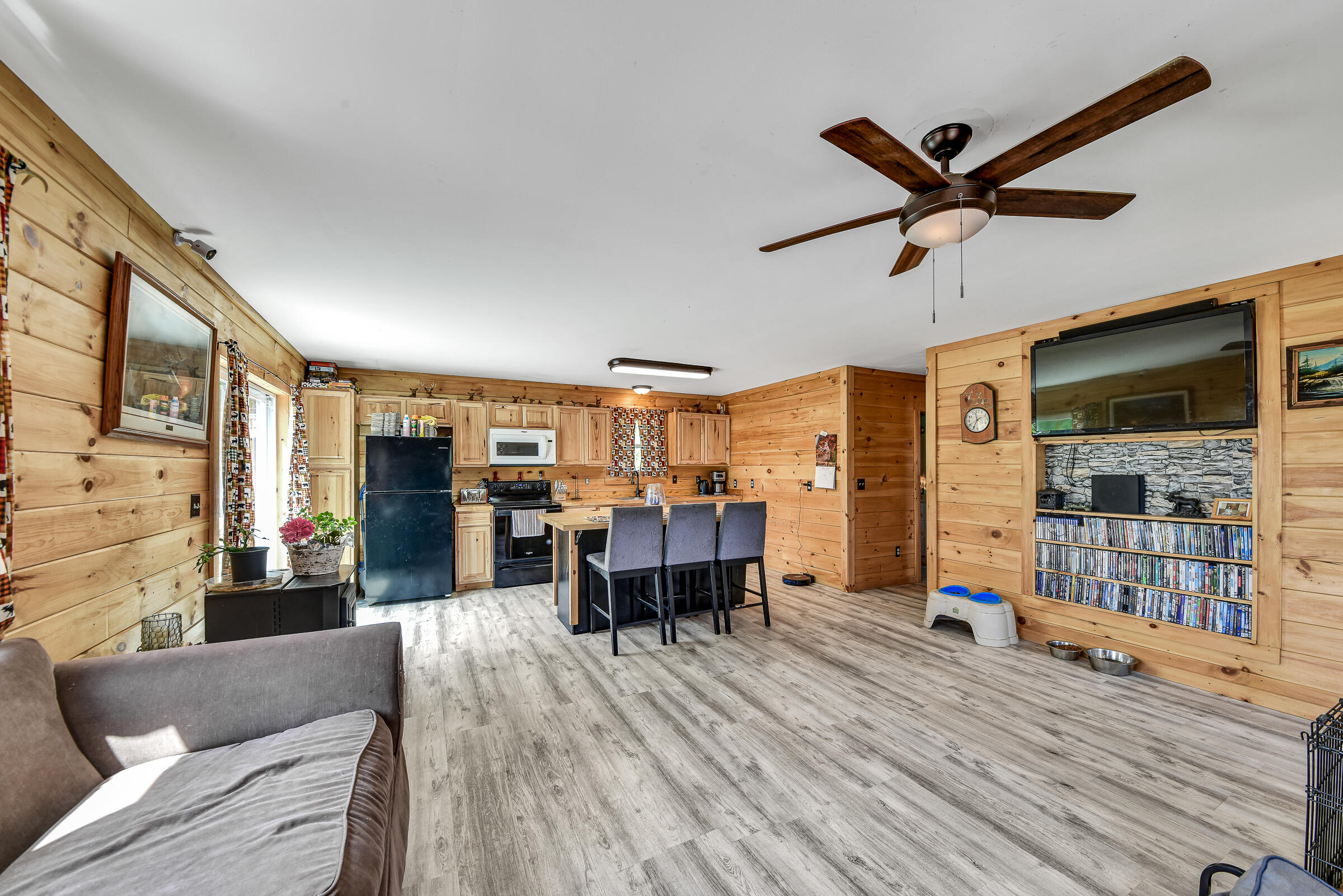 656 White Road Bowdoinham, ME 04008 - Photo 8 of 44 Interior