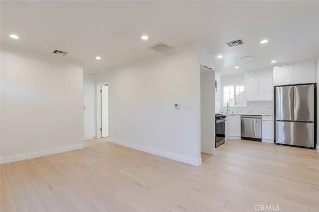 $2,400 | 320 East Dryden Street, Unit B, Glendale, CA 91207