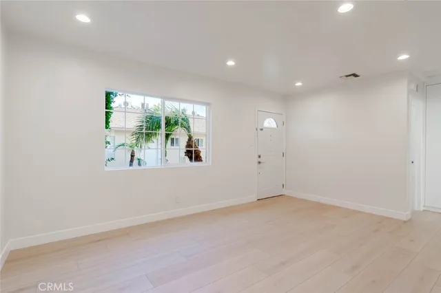 $2,400 | 320 East Dryden Street, Unit B, Glendale, CA 91207