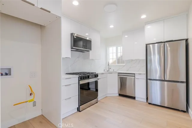 $2,400 | 320 East Dryden Street, Unit B, Glendale, CA 91207