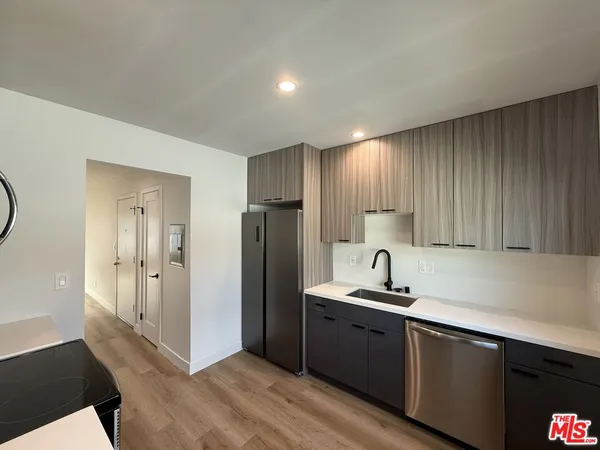$2,200 | 3660 Watseka Avenue, Unit 5, Los Angeles, CA 90034