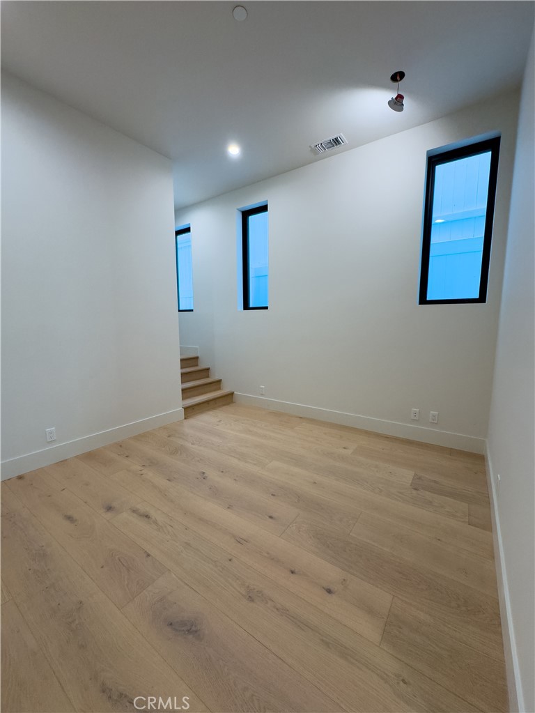 404 16th Street Manhattan Beach, CA 90266 - Photo 7 of 58 1st floor office