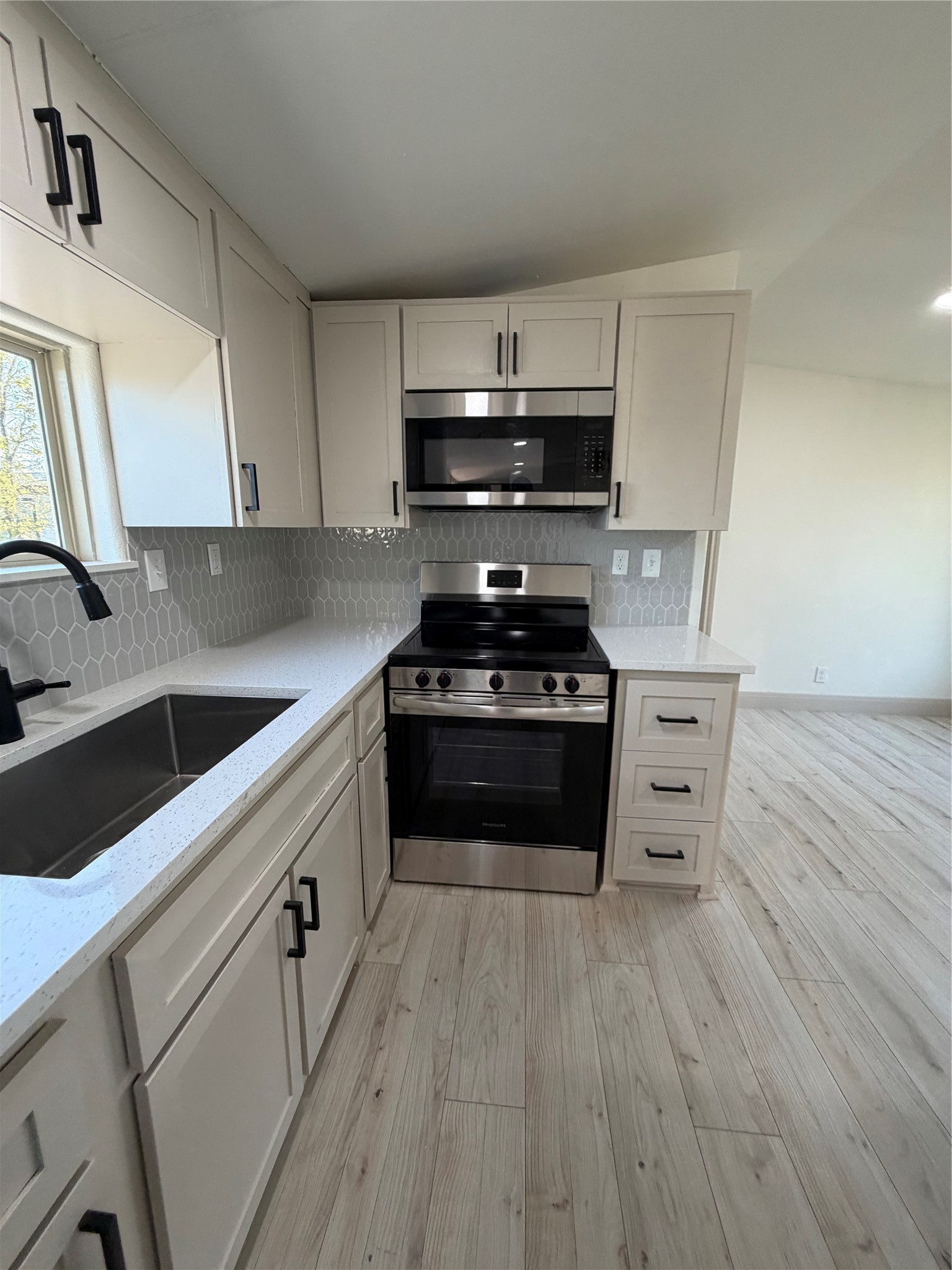 3323 Trefle Rue Rue, Unit RUE Rosharon, TX 77583 - Photo 3 of 20