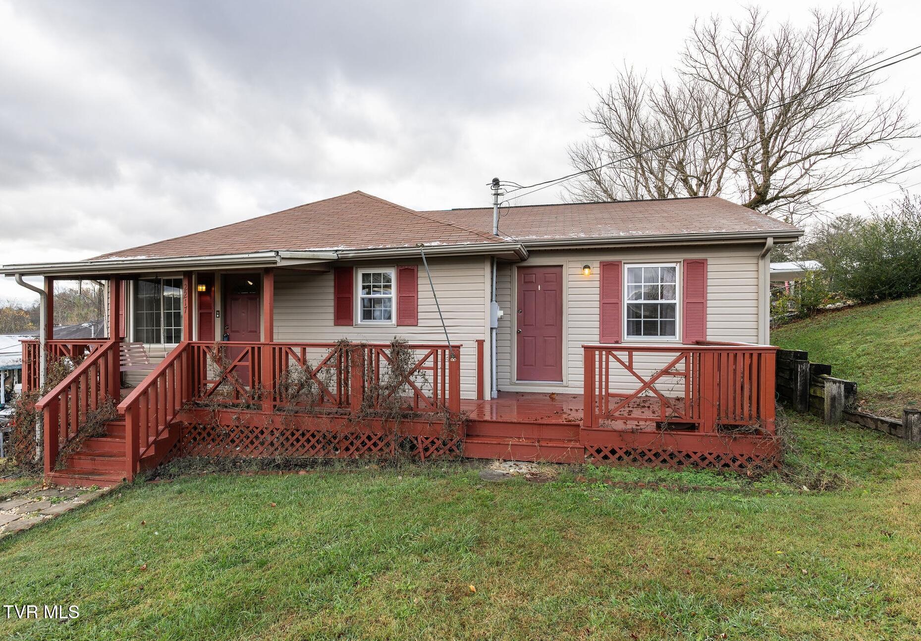 2217 Jett Road Kingsport, TN 37660 - Photo 3 of 38 2217 Jett Rd - 2