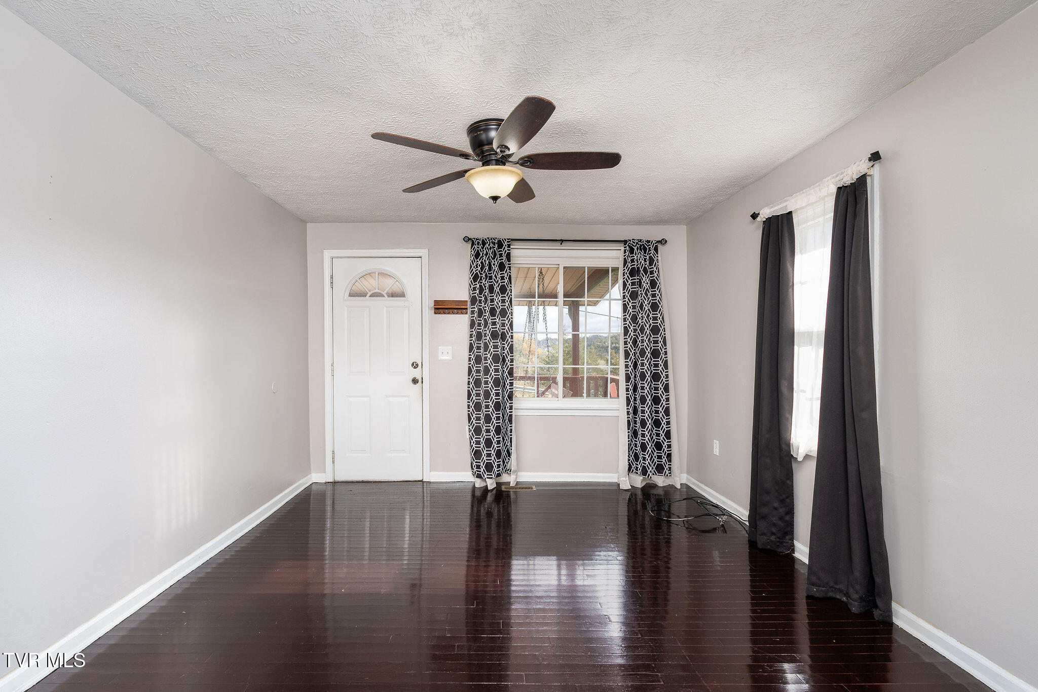 2217 Jett Road Kingsport, TN 37660 - Photo 8 of 38 2217 Jett Rd - 10