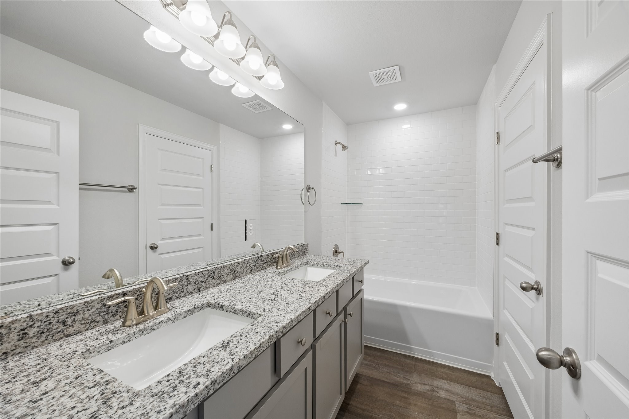 10 Greenbriar Loop Angleton, TX 77515 - Photo 14 of 15