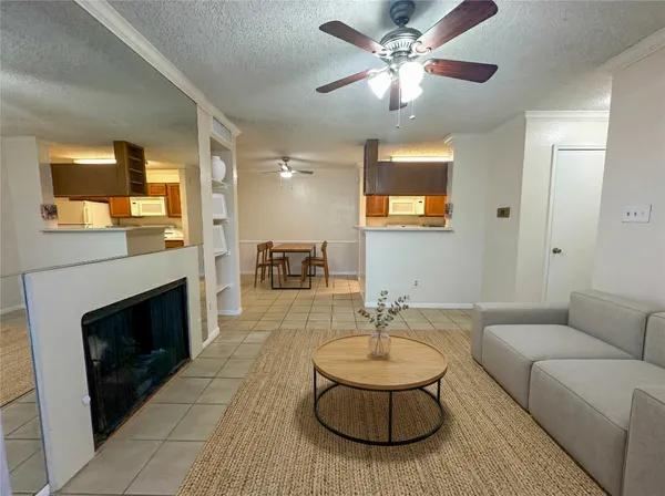 $1,300 | 2121 Hepburn Street, Unit 1110, Houston, TX 77054