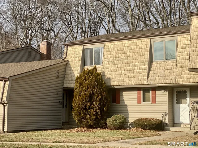 $2,100 | 31 Locust Circle, Unit 31, Rocky Hill, CT 06067
