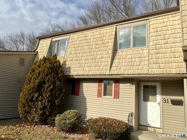 $2,100 | 31 Locust Circle, Unit 31, Rocky Hill, CT 06067