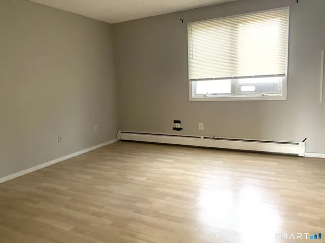 $2,100 | 31 Locust Circle, Unit 31, Rocky Hill, CT 06067