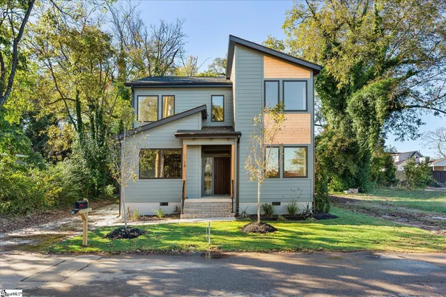 $799,999 | 18 Doe Street, Greenville, SC 29611