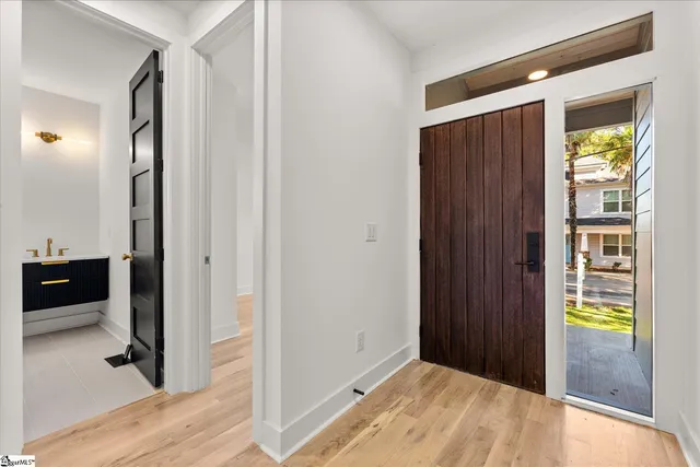 $799,999 | 18 Doe Street, Greenville, SC 29611