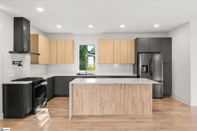 $799,999 | 18 Doe Street, Greenville, SC 29611