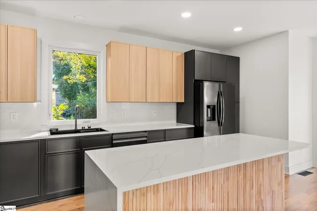 $799,999 | 18 Doe Street, Greenville, SC 29611