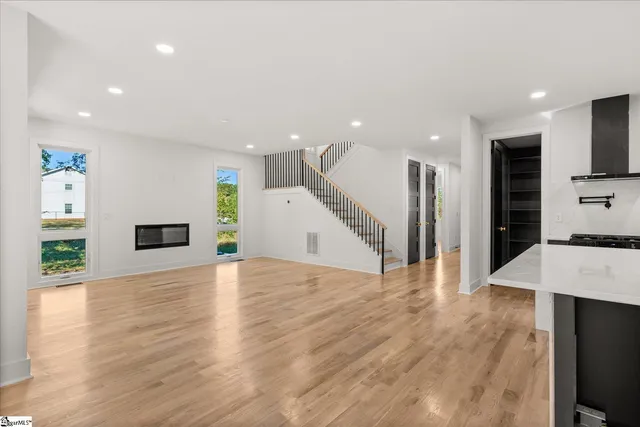 $799,999 | 18 Doe Street, Greenville, SC 29611