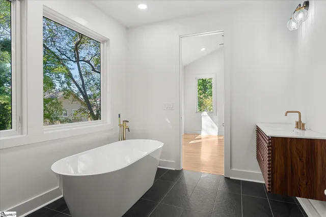 $799,999 | 18 Doe Street, Greenville, SC 29611